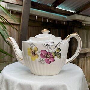 Gibson Vintage Floral Teapot Staffordshire England